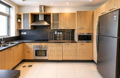 Apartment - 3 Bedrooms - 5 Bathrooms for rent in West Bay Tower - West Bay - West Bay - Doha
