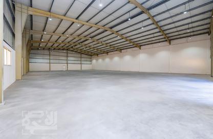 Warehouse - Studio - 1 Bathroom for rent in Jerry Al Samur - Birkat Al Awamer - Al Wakra