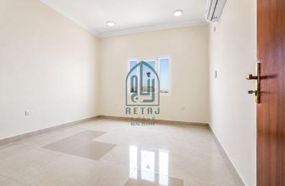 Apartment - 2 Bedrooms - 2 Bathrooms for rent in Kulaib Street - Kulaib Street - Doha
