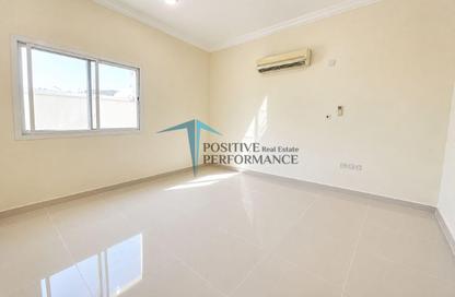 Apartment - 5 Bedrooms - 3 Bathrooms for rent in Al Nuaija Street - Al Nuaija - Doha Apartment - 5 Bedrooms - 3 Bathrooms for rent in Al Nuaija Street - Al Nuaija - Doha