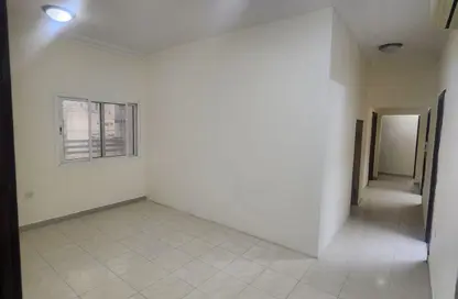 Apartment - 5 Bedrooms - 3 Bathrooms for rent in Al Muntazah Street - Al Muntazah - Doha