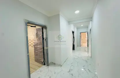 Apartment - 3 Bedrooms - 1 Bathroom for rent in Umm Ghuwalina - Umm Ghuwailina - Doha