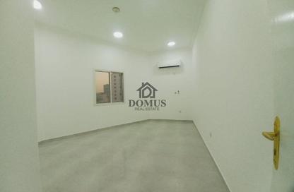 Apartment - 2 Bedrooms - 2 Bathrooms for rent in Thabit Bin Zaid Street - Al Mansoura - Doha