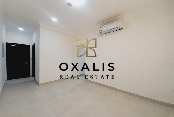 1004908 - Property Image 2