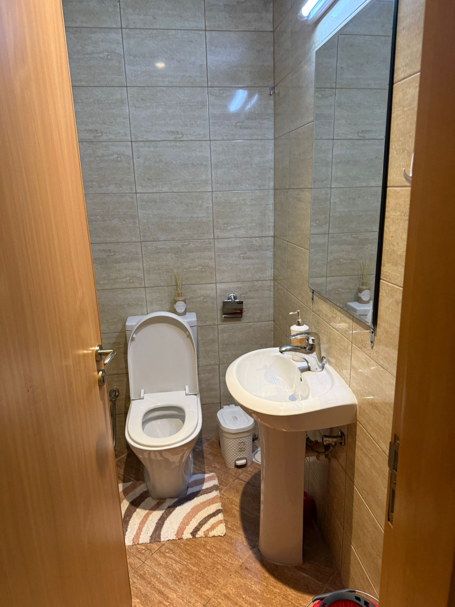 LUXURY UPGRADE 1BEDROOM FULLY FURNISHED 2 BALCONY thumbnail 9