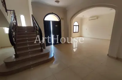 Villa - 4 Bedrooms - 5 Bathrooms for rent in Al Luqta - Al Luqta - Doha