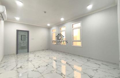 Apartment - 3 Bedrooms - 2 Bathrooms for rent in Al Aman Street - Umm Ghuwailina - Doha