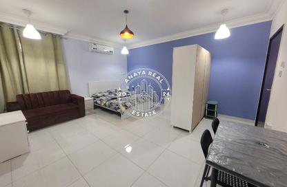 Villa - Studio - 1 Bathroom for rent in Al Markhiya Street - Al Markhiya - Doha