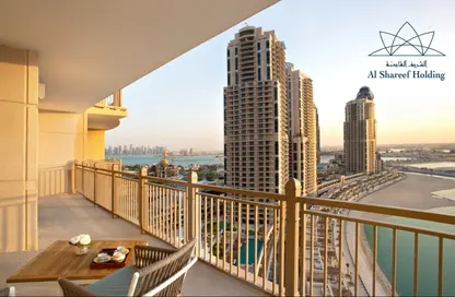 Apartment - 3 Bedrooms - 4 Bathrooms for rent in Abraj Bay - Abraj Quartiers - The Pearl Island - Doha