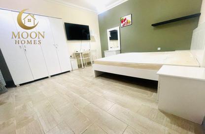 Apartment - Studio - 1 Bathroom for rent in Salwa Road - Al Aziziyah - Doha