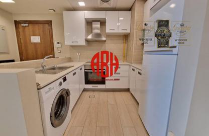 Apartment - 3 Bedrooms - 3 Bathrooms for rent in CAP165 - Al Erkyah City - Lusail