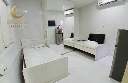 Apartment - Studio - 1 Bathroom for rent in Umm Ghuwailina 4 - Umm Ghuwailina - Doha