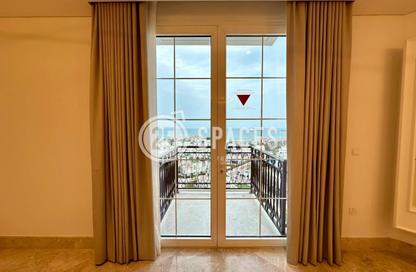 Apartment - 2 Bedrooms - 3 Bathrooms for rent in Floresta Gardens - Floresta Gardens - The Pearl Island - Doha
