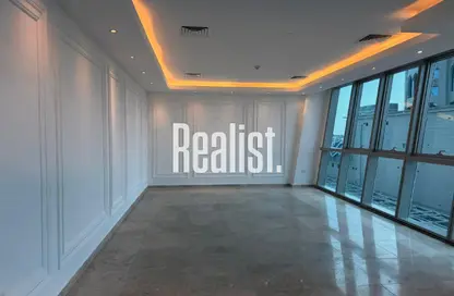 شقة - 3 غرف نوم - 5 حمامات للايجار في برج زجزاج  ا - أبراج زجزاج - الخليج الغربي - الدوحة