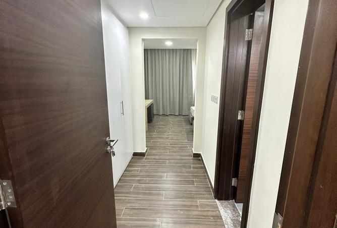 983100 - Property Image 3