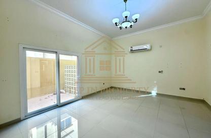 مجمع سكني - 4 غرف نوم - 5 حمامات للايجار في شارع  بو هامو - أبو هامور - الدوحة