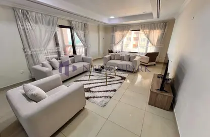 Apartment - 1 Bedroom - 2 Bathrooms for rent in Tower 14 - Porto Arabia - The Pearl Island - Doha