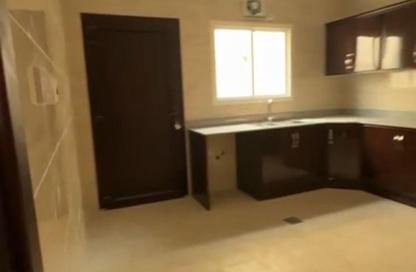 Villa - 6 Bedrooms - 4 Bathrooms for rent in Al Kheesa - Al Kheesa - Umm Salal Mohammed