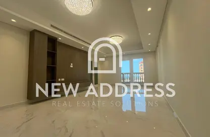 شقة - 2 غرف نوم - 3 حمامات للبيع في طريق بورتو الشرقي - بورتو أرابيا - جزيرة اللؤلؤة - الدوحة