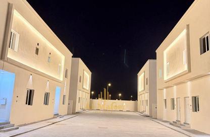 مجمع سكني - 7 غرف نوم - 6 حمامات للايجار في أم قرن - الضعاين
