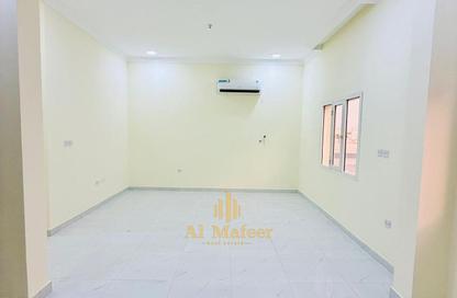 Compound - 7 Bedrooms - 6 Bathrooms for rent in Umm Qarn - Al Daayen