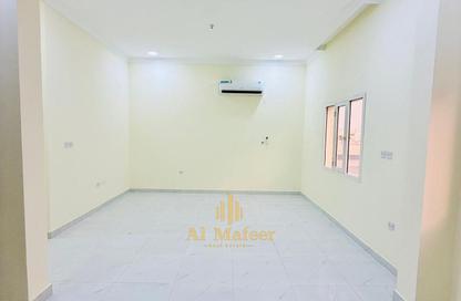 مجمع سكني - 7 غرف نوم - 6 حمامات للايجار في أم قرن - الضعاين