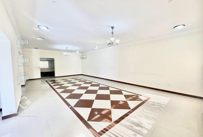 54101395 - Property Image 3