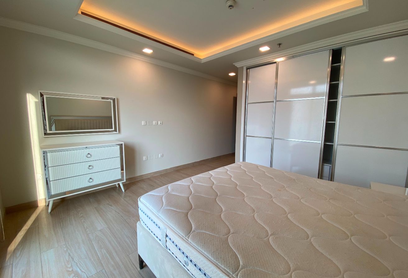 1 BHK with City View & Balcony thumbnail 4