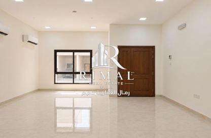 Villa - 5 Bedrooms - 3 Bathrooms for rent in Al Markhiya Street - Al Markhiya - Doha