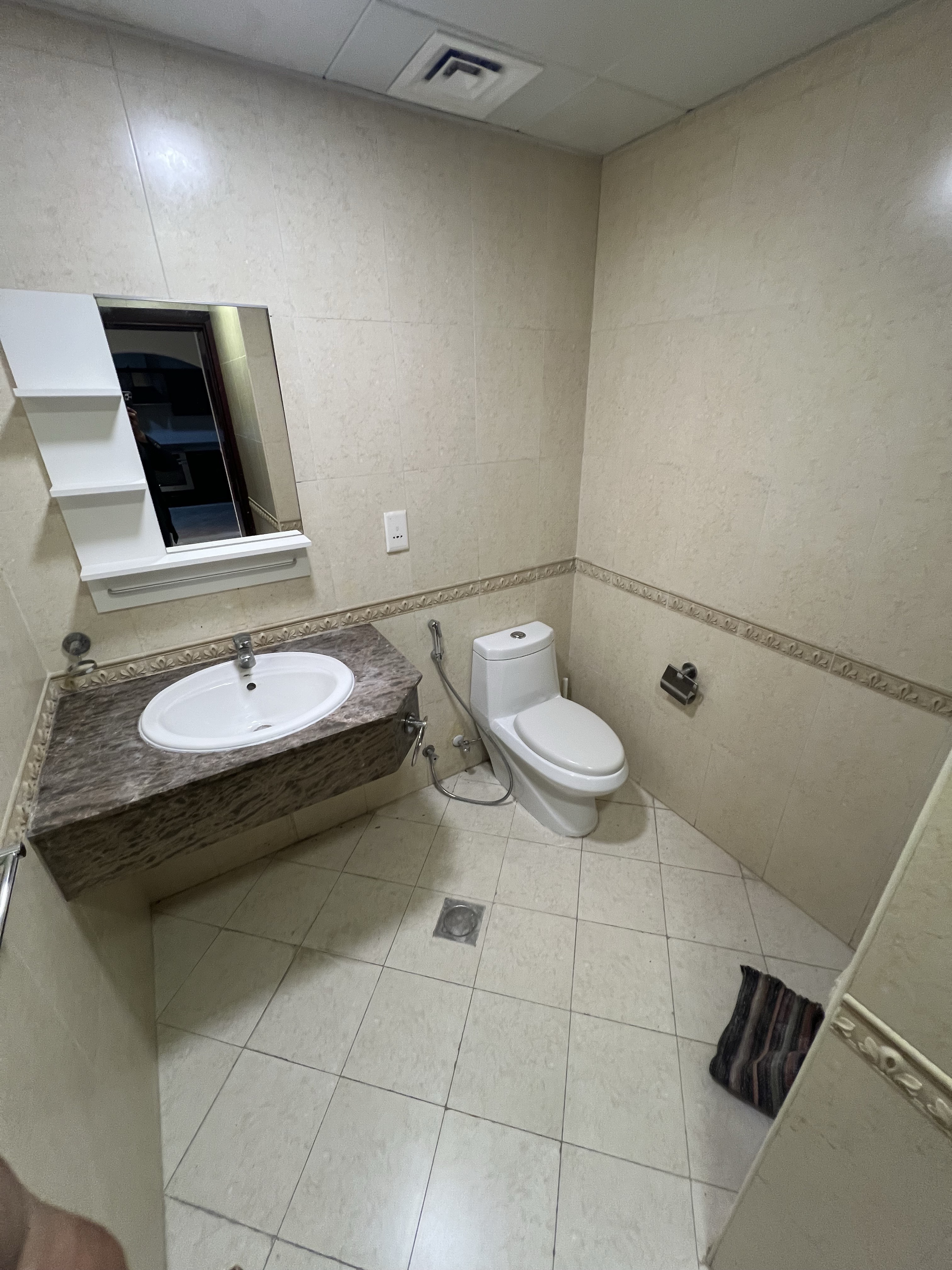 SPACIOUS STUDIO FULLY FURNISHED 5250 ONLY HOT DEAL thumbnail 10