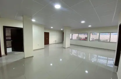 Apartment - 3 Bedrooms - 3 Bathrooms for rent in Al Mansoura - Al Mansoura - Doha