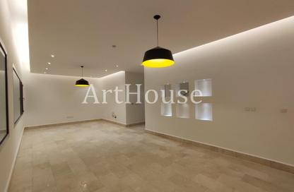 Villa - 4 - 5 for rent in Al Kheesa - Al Kheesa - Umm Salal Mohammed