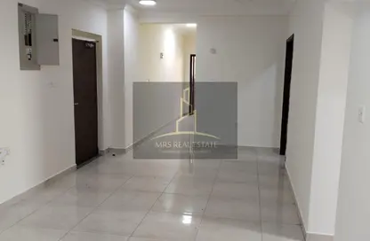 شقة - 3 غرف نوم - 2 حمامات للايجار في شقق مساكن المطار القديم - طريق المطار القديم - الدوحة