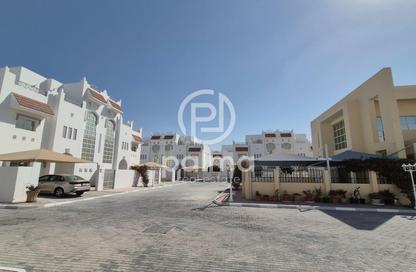 Villa - 3 Bedrooms - 5 Bathrooms for rent in Umm Al Seneem Street - Ain Khaled - Doha
