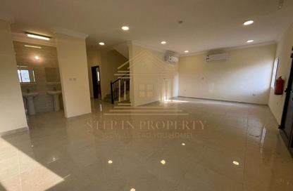 Compound - 5 Bedrooms - 6 Bathrooms for rent in Al Kheesa - Al Kheesa - Umm Salal Mohammed