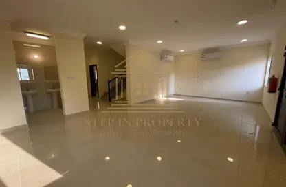 مجمع سكني - 5 غرف نوم - 6 حمامات للايجار في الخيصة - الخيصة - أم صلال محمد