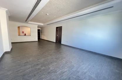 Apartment - 1 Bedroom - 2 Bathrooms for rent in East Porto Drive - Porto Arabia - The Pearl Island - Doha