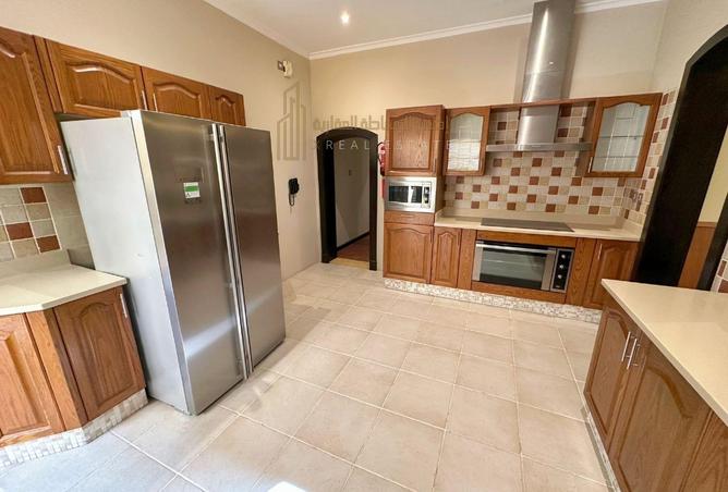 981851 - Property Image 2