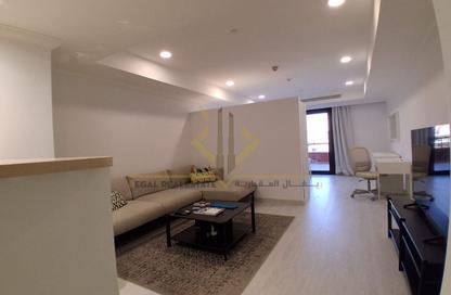 Apartment - Studio - 1 for rent in West Porto Drive - Porto Arabia - The Pearl Island - Doha