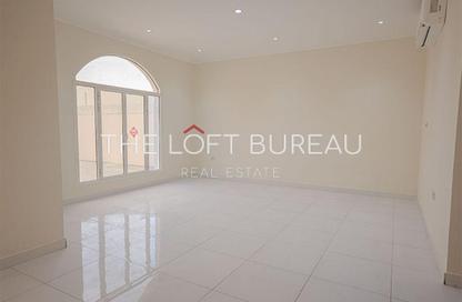 Villa - 5 - 5 for rent in Umm Salal Ali - Umm Salal Ali - Doha