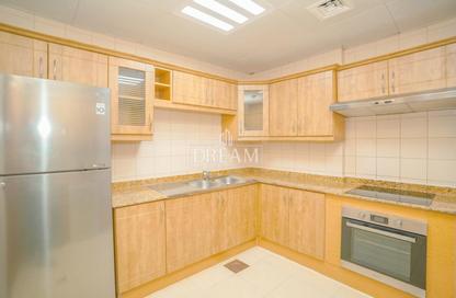 Apartment - 2 Bedrooms - 3 Bathrooms for rent in West Bay - West Bay - Doha