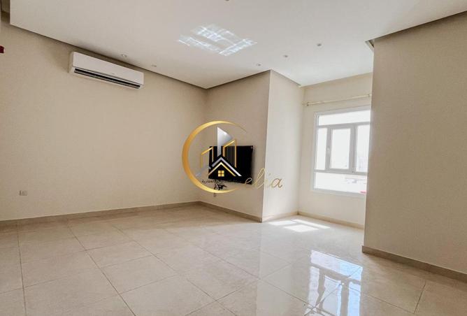 TOP LUXURY 2 BHK | BRAND NEW | INTERNET INCLUDED