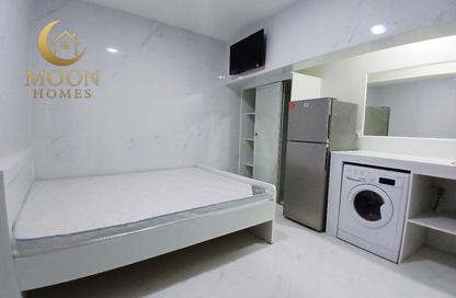 Apartment - Studio - 1 Bathroom for rent in Umm Ghuwailina 4 - Umm Ghuwailina - Doha