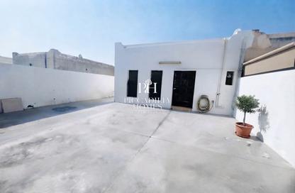 Villa - 4 Bedrooms - 3 Bathrooms for rent in Al Sakhama - Doha