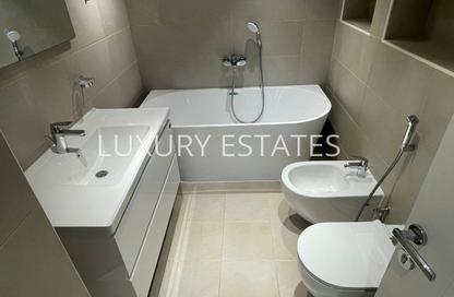 Apartment - 2 Bedrooms - 3 Bathrooms for rent in Marina District - Lusail Apartment - 2 Bedrooms - 3 Bathrooms for rent in Marina District - Lusail