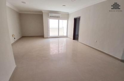 Apartment - 3 Bedrooms - 3 Bathrooms for rent in Umm Ghwailina Comm - Umm Ghuwalina - Umm Ghuwailina - Doha