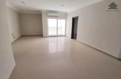 شقة - 3 غرف نوم - 3 حمامات للايجار في ام غوالينا تجارية - ام غويلينا - أم غويلينا - الدوحة