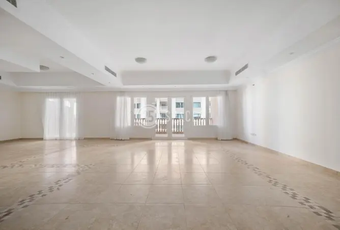 63698418 - Property Image 3