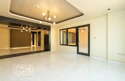 Apartment - 3 Bedrooms - 3 Bathrooms for rent in Tower 12 - Porto Arabia - The Pearl Island - Doha Apartment - 3 Bedrooms - 3 Bathrooms for rent in Tower 12 - Porto Arabia - The Pearl Island - Doha