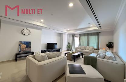 Apartment - 1 Bedroom - 2 Bathrooms for rent in West Porto Drive - Porto Arabia - The Pearl Island - Doha